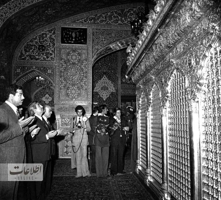 صدام حسین در حرم امام رضا ؛ سال ۱۳۵۴ صدام حسین در حرم امام رضا ؛ سال ۱۳۵۴