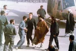 سیداحمد و سیدحسن خمینی در مراسم تشییع امام