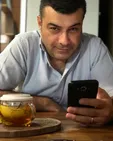 نگاه شیطنت آمیز آقای مجری + عکس