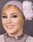 چهره متفاوت بهنوش بختیاری به عنوان مدل آرایشی در ۴۴ سالگی
