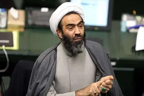 نقدعلی: بانوان فعلاً نباید از موتور استفاده کنند