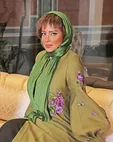 شراره رخام با چهره برنزه