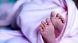 ببینید| لحظه نجات نوزاد رها شده در کنار خیابان