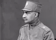 عکسی از رضاخان در روز اول سلطنت اش در کاخ گلستان؛ سال ۱۳۰۵