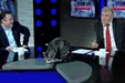 حضور ناگهانی و خنده‌دار یک گربه در استودیوی شبکه الجزیره +فیلم