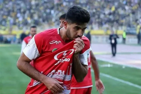 غیبت قطعی ستاره پرسپولیس مقابل نساجی و فجر سپاسی