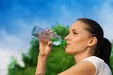 چه مقدار آب باید در طول روز بنوشید؟