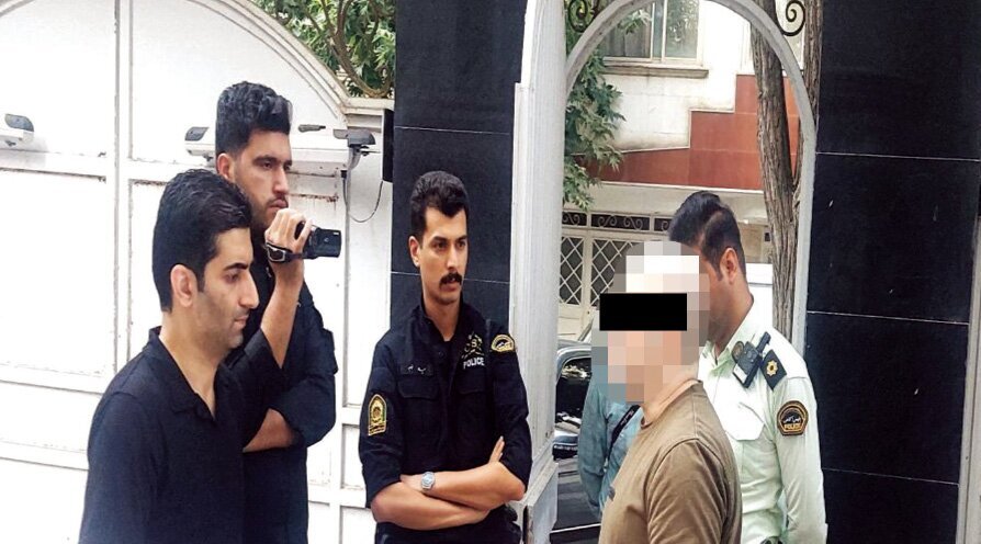 جزییات قتل فرزند بیمار به دست پدر و مادر در مشهد | اقدام به خودکشی زن و شوهر جزییات قتل فرزند بیمار به دست پدر و مادر در مشهد | اقدام به خودکشی زن و شوهر