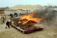 آتش زدن مواد مخدر در لاهور پاکستان