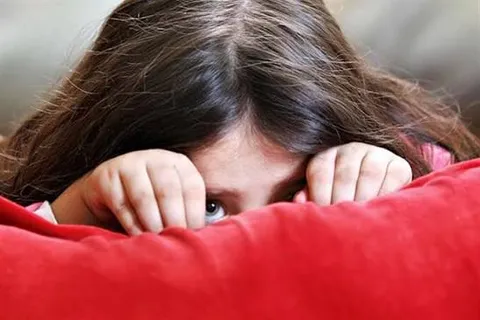 پیامد‌های جنگ و بحران‌های اقتصادی بر روان کودکان؛ افزایش اضطراب و ترومای نسلی