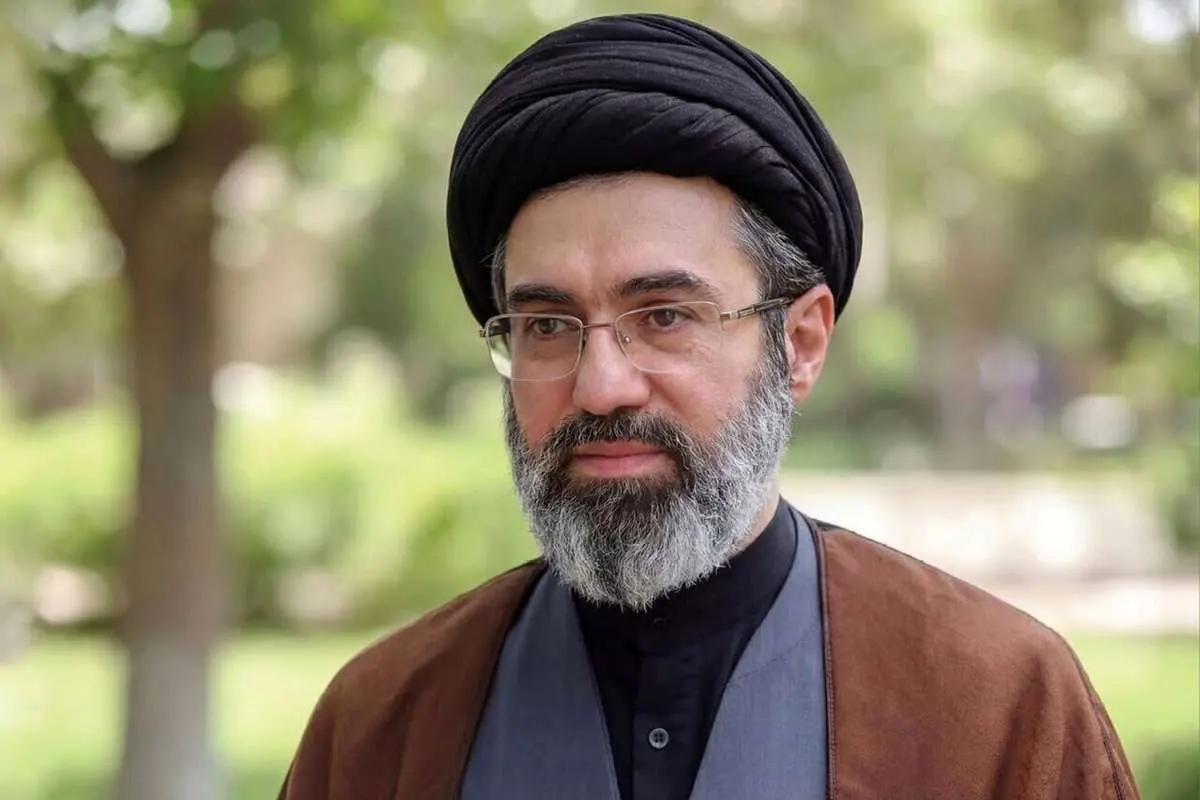 رهبر انقلاب: قاطعانه اعلام می‌کنم؛ ارتکاب هرآنچه به ضرر انسجام اجتماعی باشد، ممنوع است | گاه بیان صادقانه ضعف‌های کمک بزرگی به دشمن است