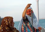 زنان ماهیگیر در جزیره هنگام