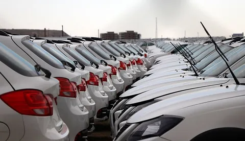 عضو هیئت رئیسه مجلس مجلس: حریف مافیای خودرو نیستیم