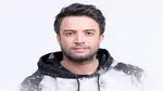 اقدام جنجالی بنیامین در اجرای کنسرت روی کابینت!+فیلم