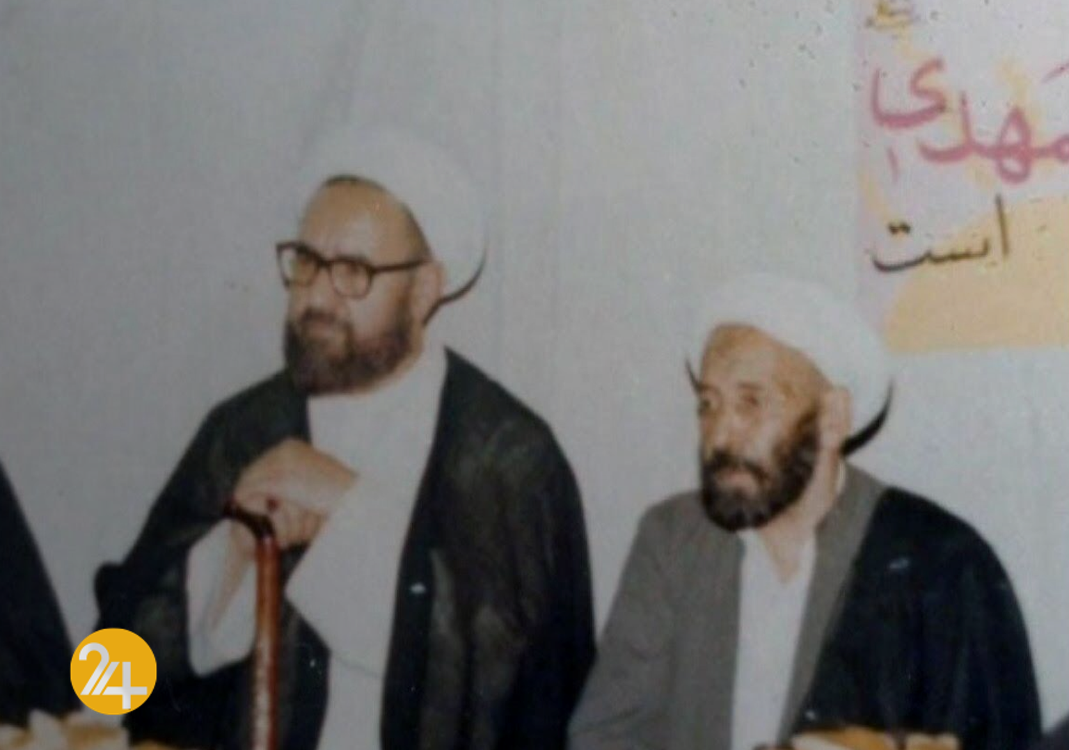 حلبی در کنار مطهری