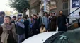 بحران پول نقد در افغانستان و تجمع مردم پشت در بانک‌ها +فیلم