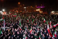 ببینید| شعارهای مردم علیه گرانی و تورم در تجمع شبانه میدان انقلاب
