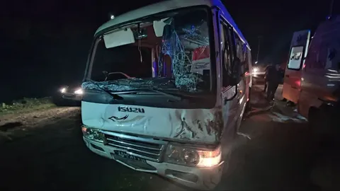 سقوط مینی‌بوس به ته دره؛ ۶ زن و کودک جان‌باختند