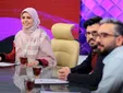 اقدام زشت روی آنتن زنده / تمسخر مجری زن توسط همکارانش +فیلم