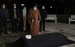 فیلم/اقامه نماز رهبر انقلاب بر پیکر آیت‌الله مصباح یزدی