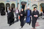 حضور سفیر سوئیس با چادر در قم سوژه داغ شبکه‌های اجتماعی شد! +عکس