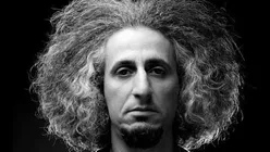 محسن نامجو کیست؟/ بازگشت خواننده پرحاشیه به ایران