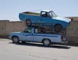 تصویر عجیبی از حمل وانت با وانت!