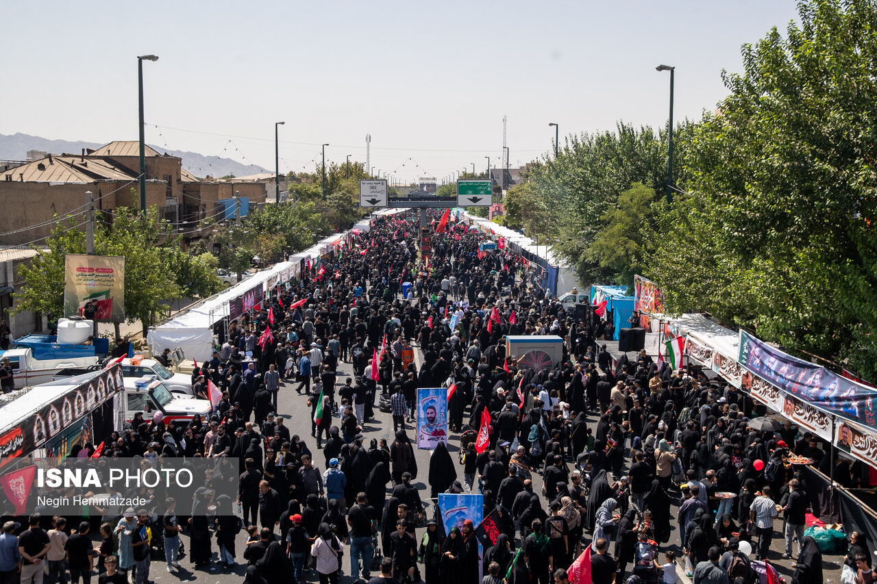 پیادهروی جاماندگان اربعین در تهران پیادهروی جاماندگان اربعین در تهران