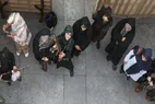 آموزش کار با اسلحه به زنان در میدان امام حسین تهران +عکس