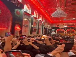 ببینید| پیکر‌های شهدای خانواده رهبر شهید وارد حرم سیدالشهداء (ع) شدند