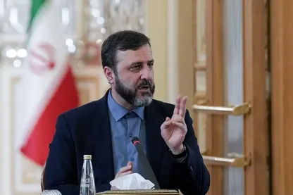 غریب آبادی: تفاهم با عمان به معنای باز شدن تنگه هرمز نیست | مسیر جدید در تنگه هرمز موقت است