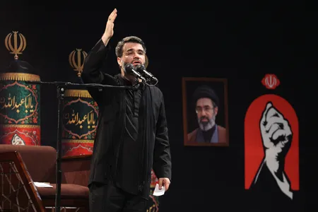 تصاویر خاص از مراسم عزاداری شب تاسوعا در جوار محل شهادت رهبر شهید