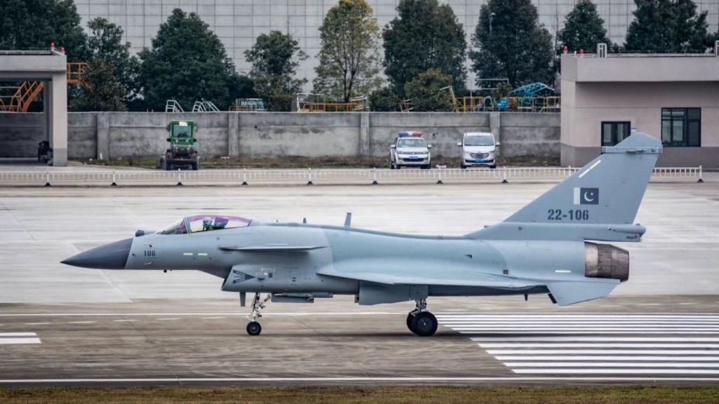 جنگنده جدید J-10CE چین جنگنده جدید J-10CE چین
