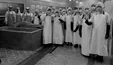 یک روز با کارگران غسالخانه تهران/ هچ چیز عادی نیست! +تصاویر