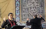 ضرغامی یک تار نفیس به سالار عقیلی هدیه داد