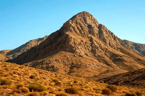 توئیت مشاور محسن رضایی درباره درخواست آمریکا در حمله به کوه کلنگ