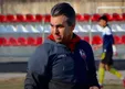 عکس| حرکت زشت و جنجالی قاسم دهنوی به سمت تماشاگران خودی