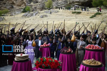 تصاویر جشن جهانی مهرگان در غار کرفتو