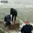 فیلمی دلهره آور از نجات پیرمرد خوزستانی از سیل