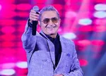 جشن تولد خواننده معروف در پارک! + عکس