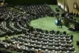 ببینید| شعار نمایندگان مجلس پس از رای به تعلیق همکاری‌ها با آژانس