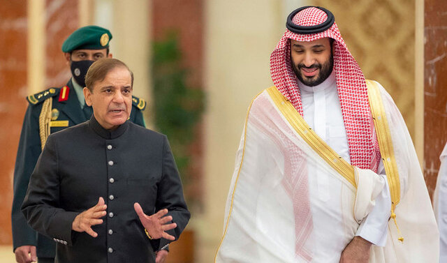 گفتگوی تلفنی نخستوزیر پاکستان و ولیعهد عربستان گفتگوی تلفنی نخستوزیر پاکستان و ولیعهد عربستان