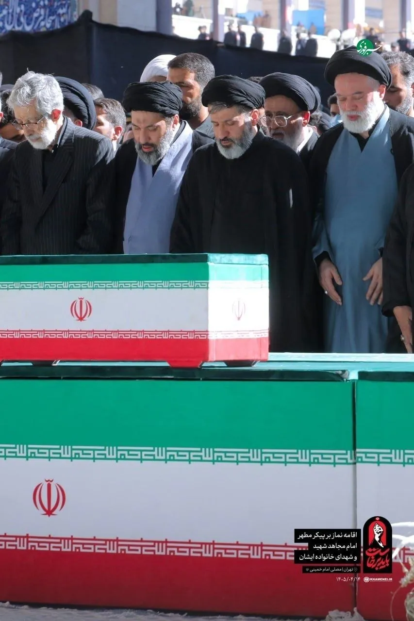 فرزندان در صف اول فرزندان در صف اول