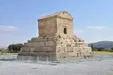 عکسی از مقبره کوروش در زمان سلطنت مظفرالدین‌شاه