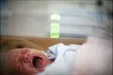 مرگ نوزادان معتاد پشت در‌های بیمارستان‌های مشهد/ تعداد نوزادان معتاد افزایش یافته است