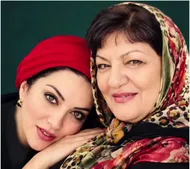 ببینید| بی‌تابی حمیرا ریاضی در مراسم تشییع مادرش