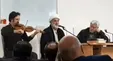 ببینید| ویدئوی جنجالی آوازخوانی یک روحانی با ویولن!