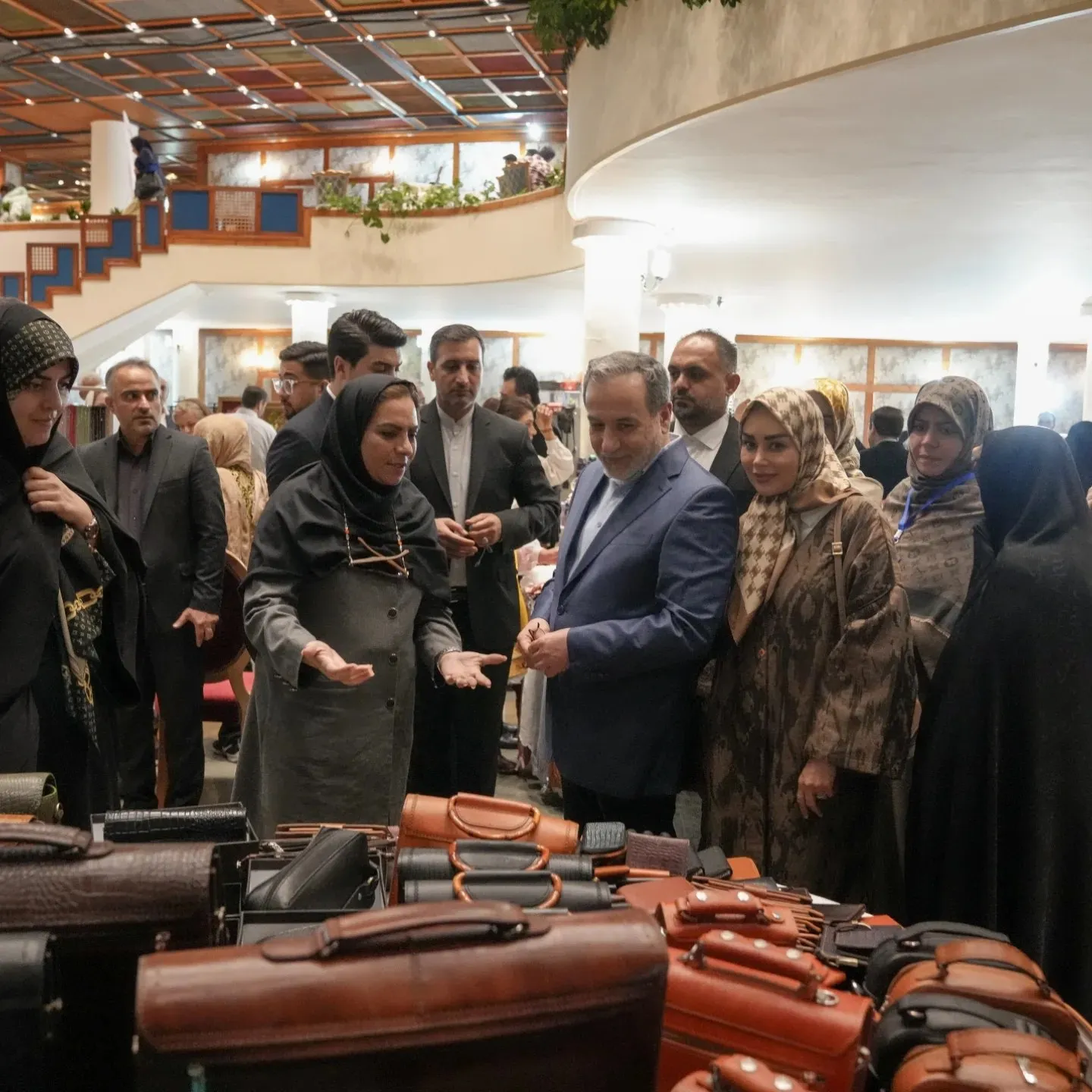 نمایشگاه بانوان دیپلماتیک نمایشگاه بانوان دیپلماتیک