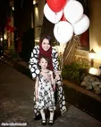 ترانه علیدوستی خوشحال و خندان در کنار دخترش «حنا»