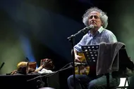 ببینید| پاسخ محسن نامجو به همسرش آزاده اخلاقی